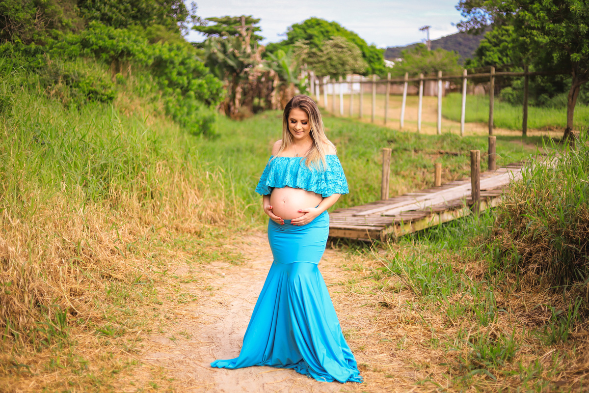 Gestante na praia do campeche, floripa