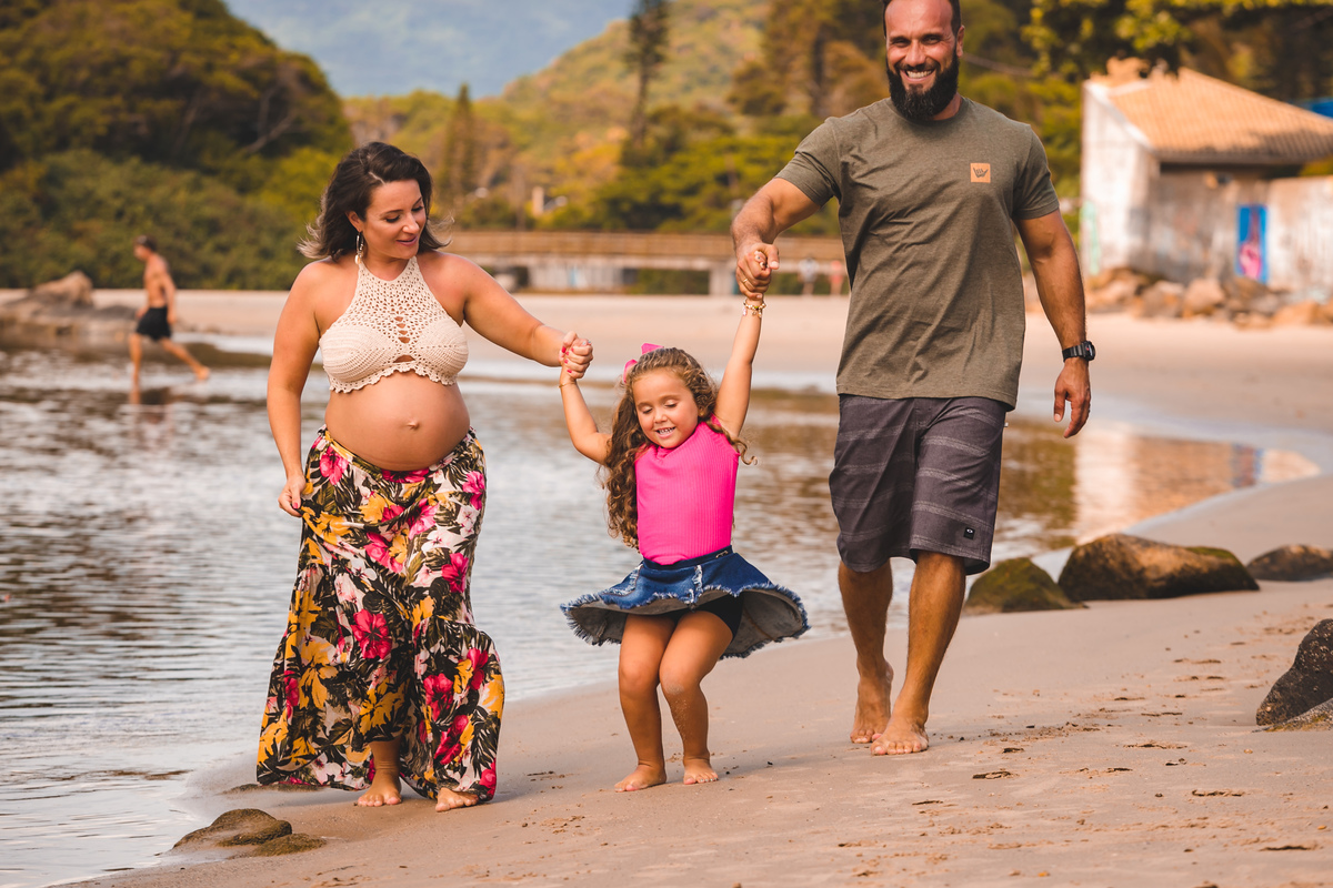 ensaio de gestante, fotos de gestante na praia da armação, fotografa floripa, fotografa sul da ilha, fotos de gravida, ensaio de familia, 