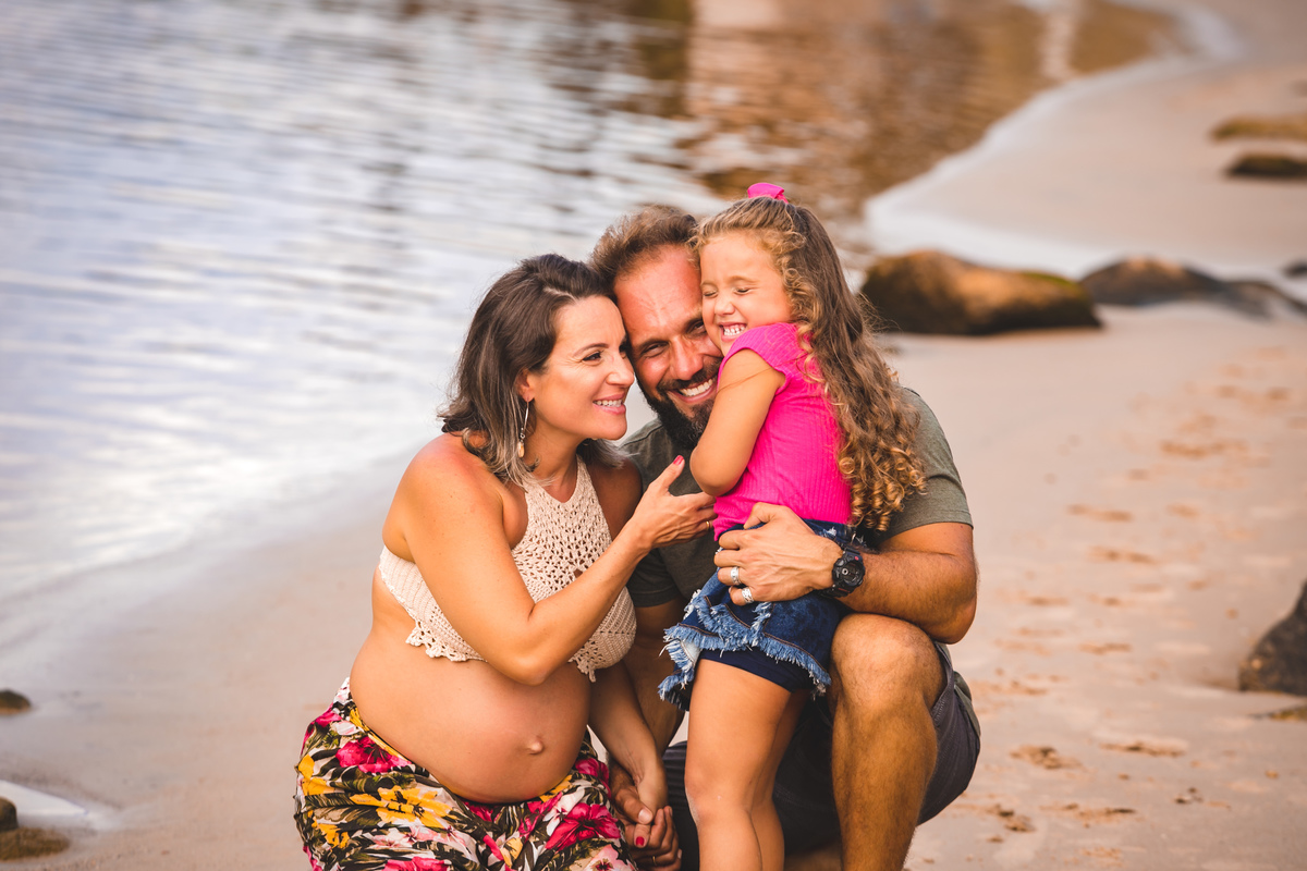 ensaio de gestante, fotos de gestante na praia da armação, fotografa floripa, fotografa sul da ilha, fotos de gravida, ensaio de familia, 