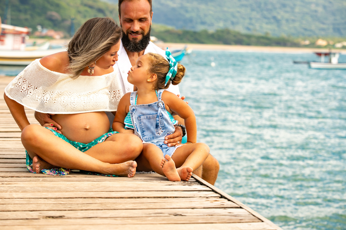 ensaio de gestante, fotos de gestante na praia da armação, fotografa floripa, fotografa sul da ilha, fotos de gravida, ensaio de familia, 