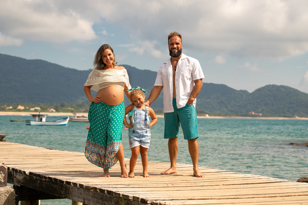 ensaio de gestante, fotos de gestante na praia da armação, fotografa floripa, fotografa sul da ilha, fotos de gravida, ensaio de familia, 