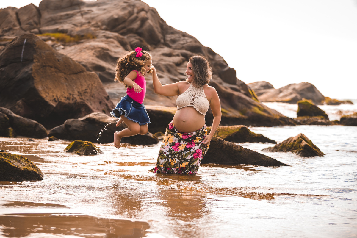 ensaio de gestante, fotos de gestante na praia da armação, fotografa floripa, fotografa sul da ilha, fotos de gravida, ensaio de familia, 