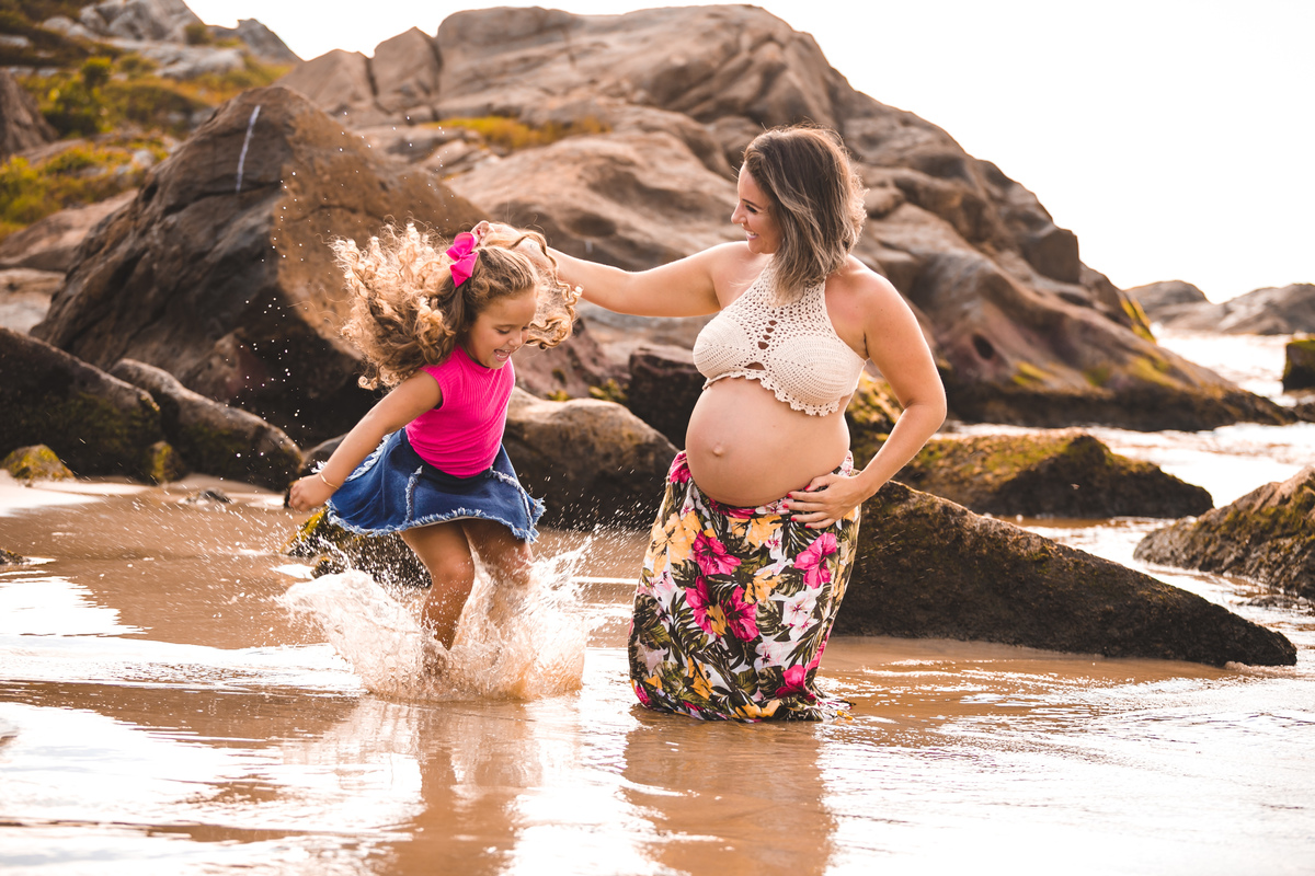 ensaio de gestante, fotos de gestante na praia da armação, fotografa floripa, fotografa sul da ilha, fotos de gravida, ensaio de familia, 