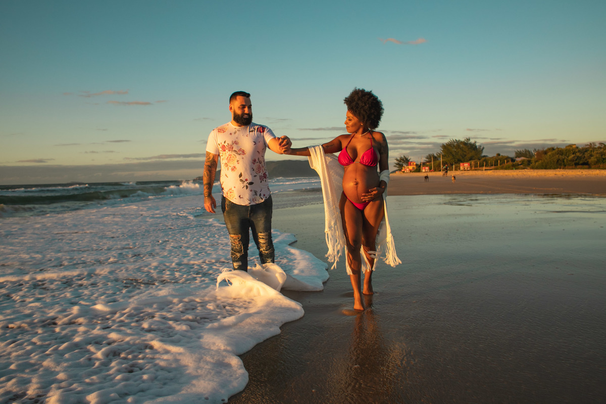 praia do campecha, silhueta, fotografa floripa, nascer do sol no campeche, fotos de gravida no campeche, negra linda, mulheres negras, ensaio de gestante, priscila rejane, floripa, praia do campeche