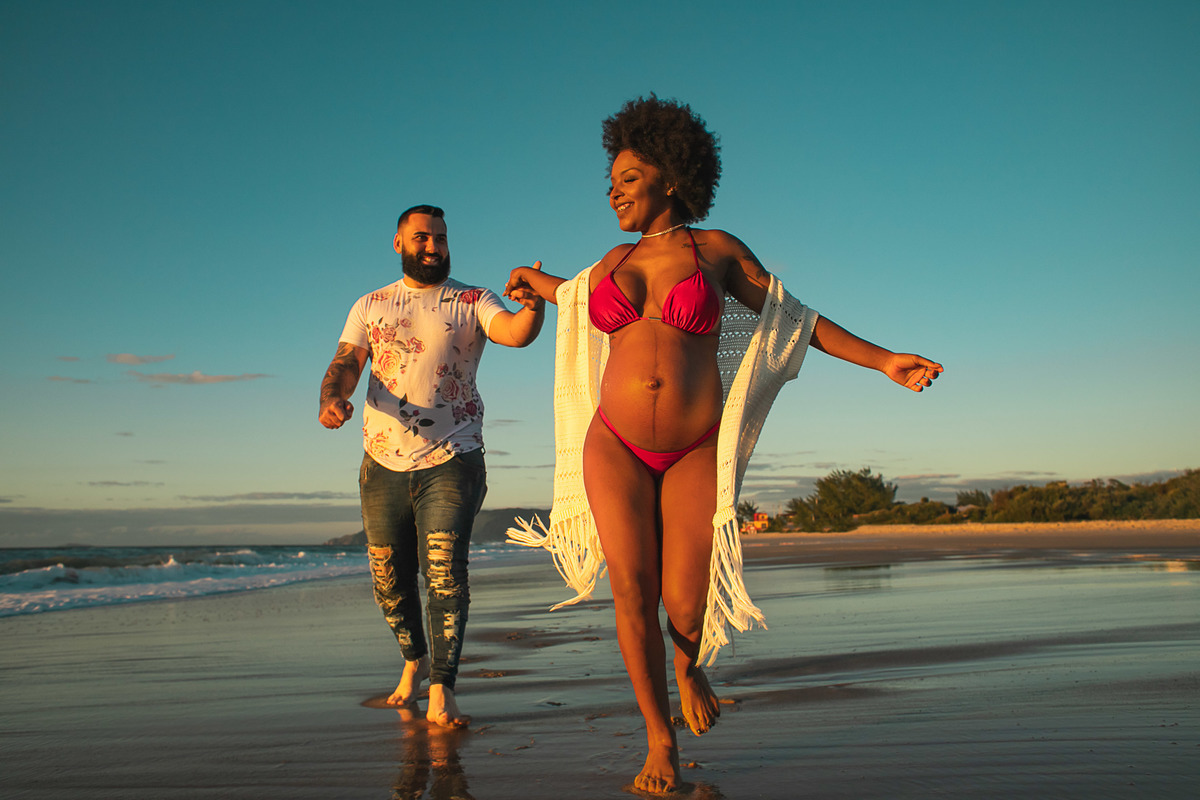 praia do campecha, silhueta, fotografa floripa, nascer do sol no campeche, fotos de gravida no campeche, negra linda, mulheres negras, ensaio de gestante, priscila rejane, floripa, praia do campeche