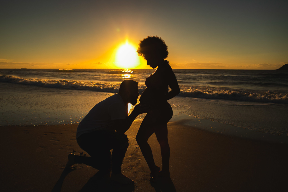 praia do campecha, silhueta, fotografa floripa, nascer do sol no campeche, fotos de gravida no campeche, negra linda, mulheres negras, ensaio de gestante, priscila rejane, floripa, praia do campeche