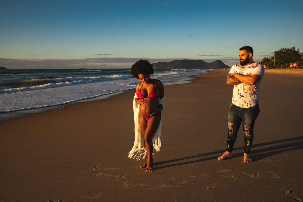 praia do campecha, silhueta, fotografa floripa, nascer do sol no campeche, fotos de gravida no campeche, negra linda, mulheres negras, ensaio de gestante, priscila rejane, floripa, praia do campeche