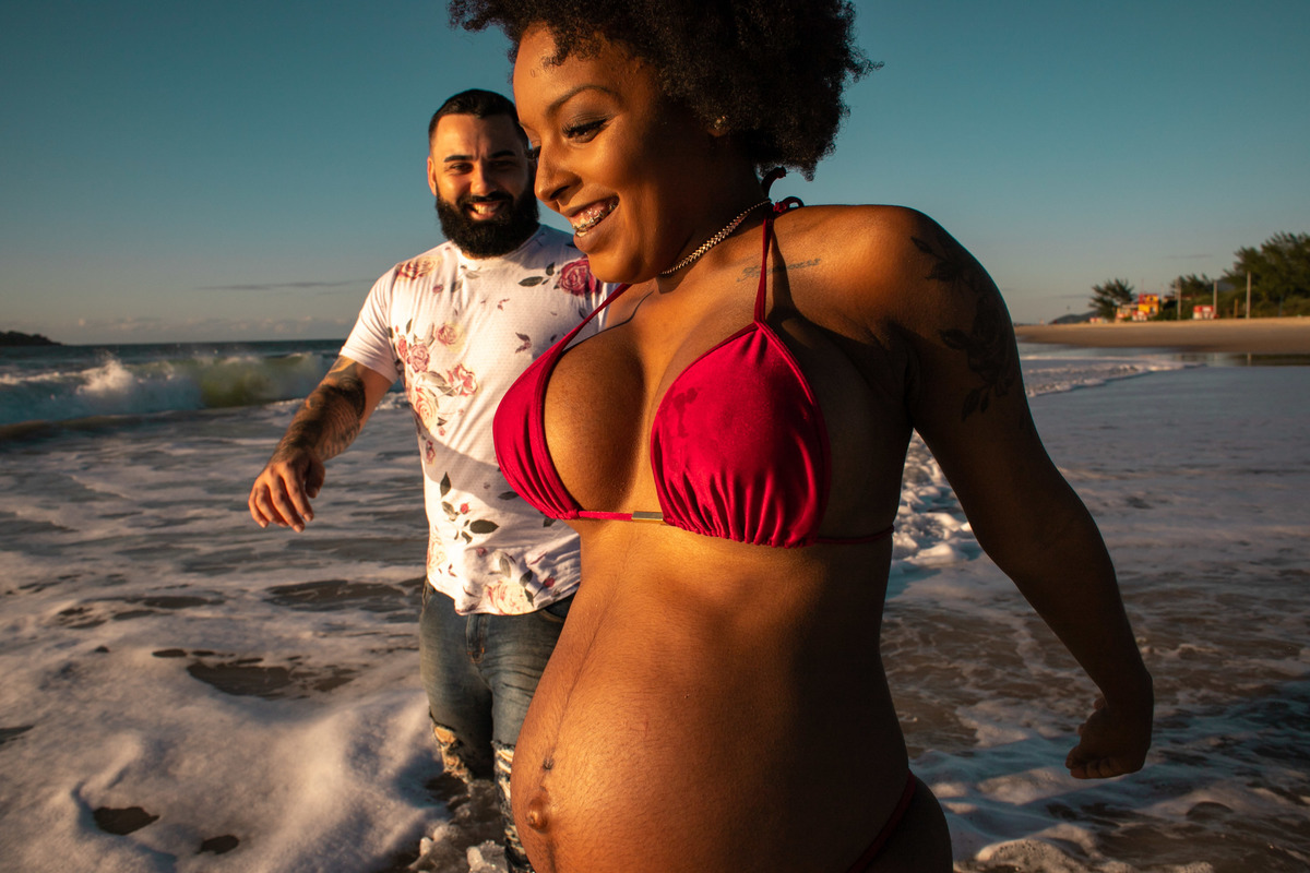 praia do campecha, silhueta, fotografa floripa, nascer do sol no campeche, fotos de gravida no campeche, negra linda, mulheres negras, ensaio de gestante, priscila rejane, floripa, praia do campeche