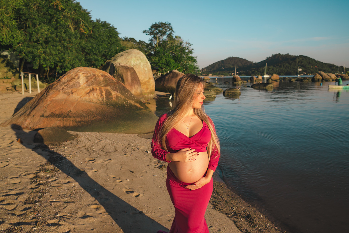 ensaio externo de gestante, figurino para gestante, gestante na praia, fotografa de gestante floripa, fotografa floripa, santo antonio de lisboa, fotos de gravida em santo antionio de lisboa, amanda mae gestante, roupas para ensaio gestante, pregnancy