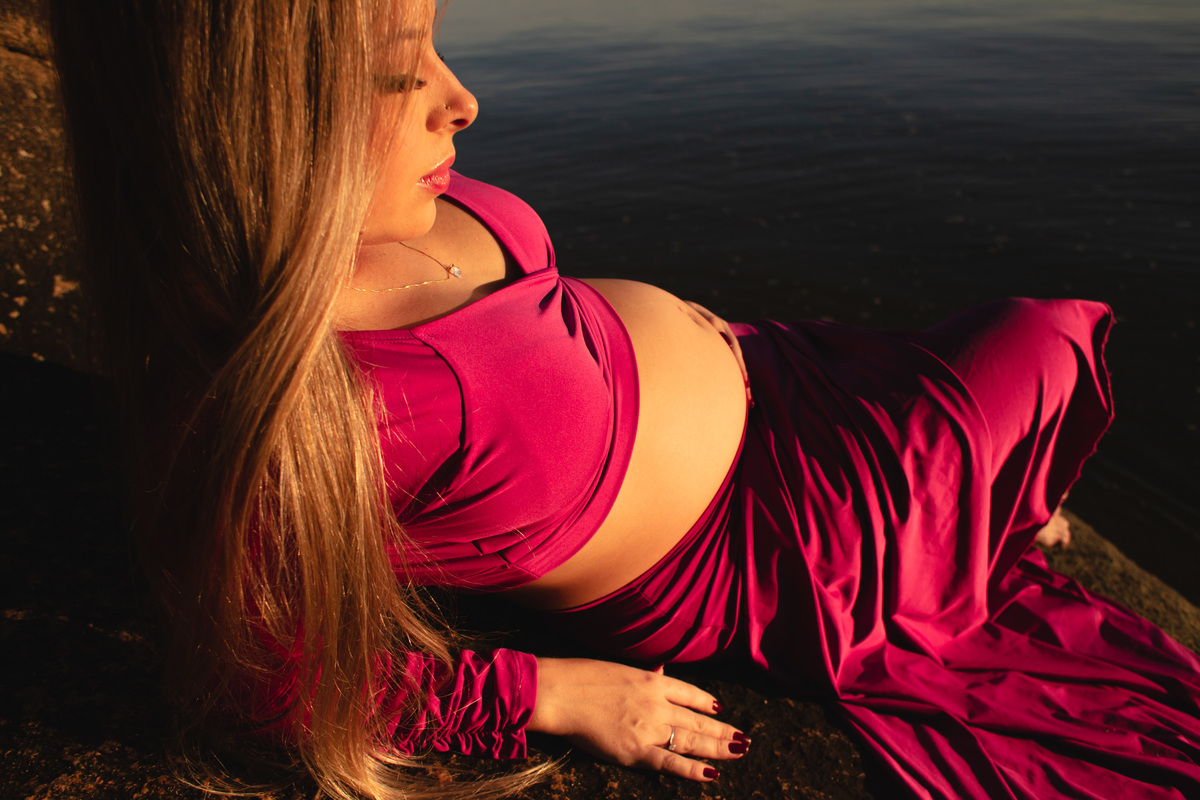 ensaio externo de gestante, figurino para gestante, gestante na praia, fotografa de gestante floripa, fotografa floripa, santo antonio de lisboa, fotos de gravida em santo antionio de lisboa, amanda mae gestante, roupas para ensaio gestante, pregnancy