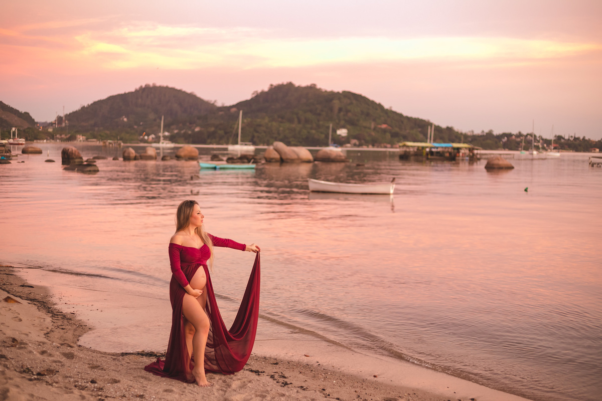 ensaio externo de gestante, figurino para gestante, gestante na praia, fotografa de gestante floripa, fotografa floripa, santo antonio de lisboa, fotos de gravida em santo antionio de lisboa, amanda mae gestante, praias de floripa