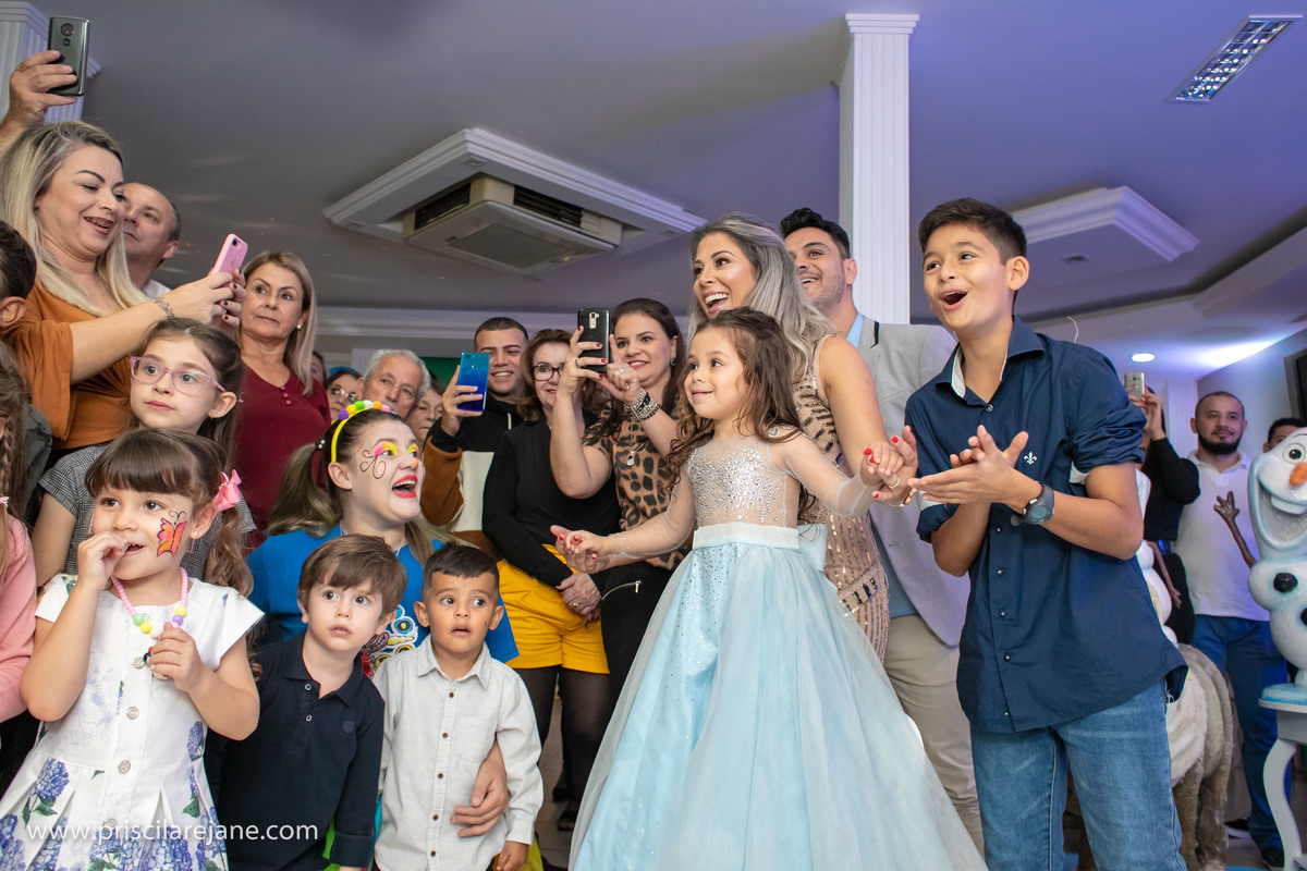 casa de festas em Florianopolis, tema frozen, tema de festa menina, atelie da festa, fotografia infantil florianopolis, personalizados frozen, festas criativas