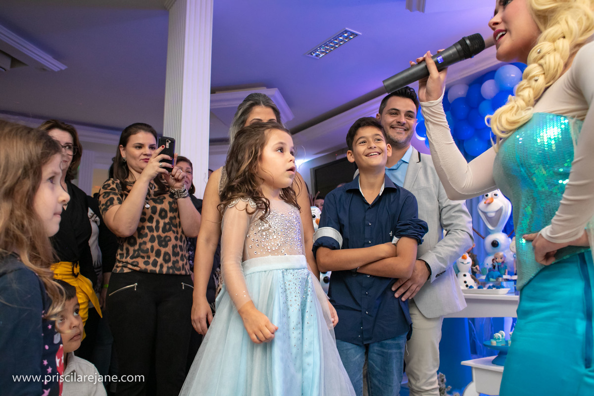 casa de festas em Florianopolis, tema frozen, tema de festa menina, atelie da festa, fotografia infantil florianopolis, personalizados frozen, festas criativas, personagem frozen