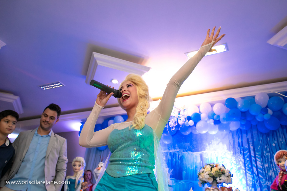 casa de festas em Florianopolis, tema frozen, tema de festa menina, atelie da festa, fotografia infantil florianopolis, personalizados frozen, festas criativas, flávia abalem