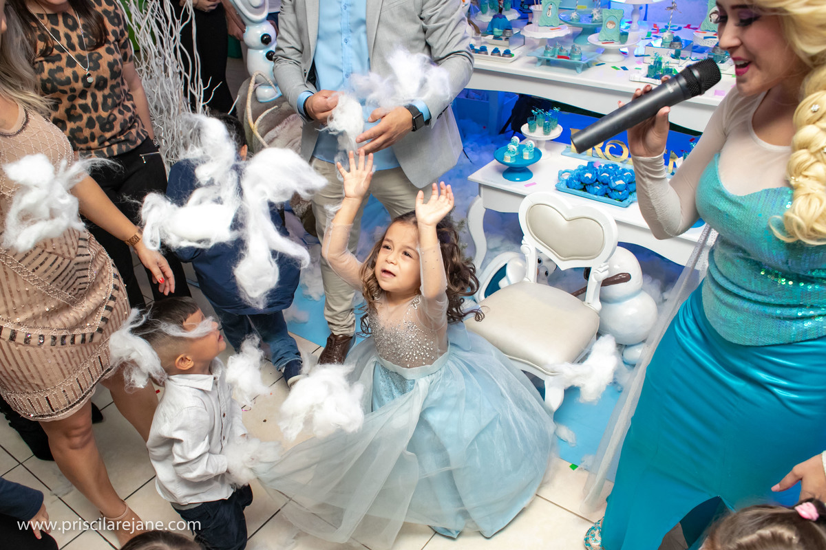 casa de festas em Florianopolis, tema frozen, tema de festa menina, atelie da festa, fotografia infantil florianopolis, personalizados frozen, festas criativas