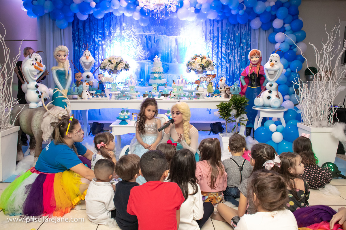 casa de festas em Florianopolis, tema frozen, tema de festa menina, atelie da festa, fotografia infantil florianopolis, personalizados frozen, festas criativas, flavia abalem
