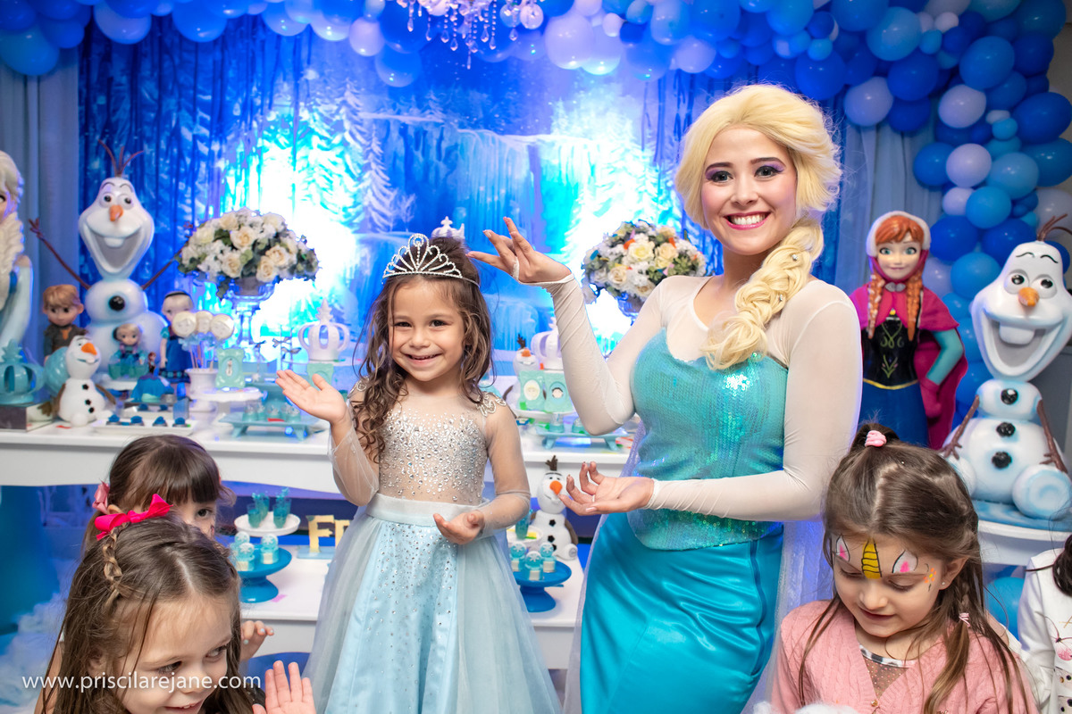 casa de festas em Florianopolis, tema frozen, tema de festa menina, atelie da festa, fotografia infantil florianopolis, personalizados frozen, festas criativas, flávia abalem