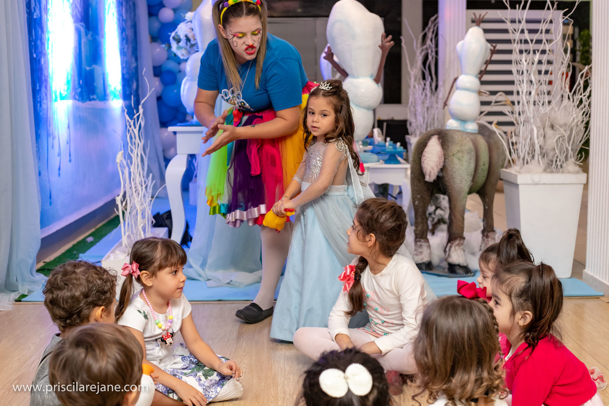 casa de festas em Florianopolis, tema frozen, tema de festa menina, atelie da festa, fotografia infantil florianopolis, personalizados frozen, festas criativas, recreação infantil floripa