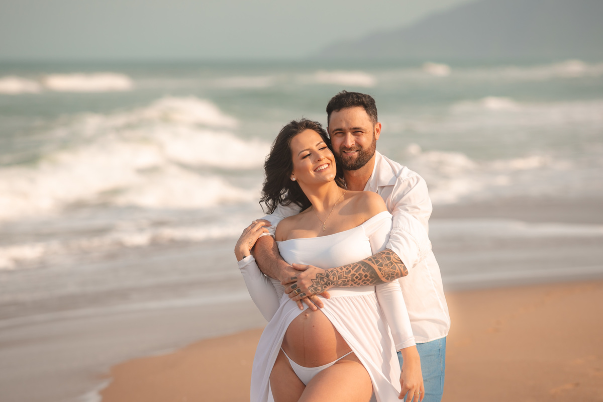 gestante na praia do campeche, praia do campeche, fotografa sul da ilha, fotografa florianopolis, fotografia de gestante, point do riozinho, midora, gravida linda, priscila rejane fotografa, figurino para gestante