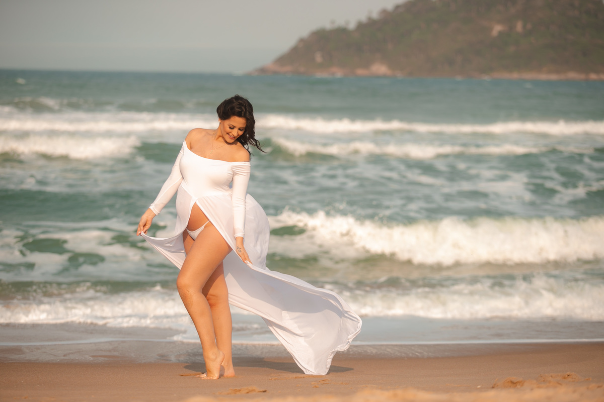 gestante na praia do campeche, praia do campeche, fotografa sul da ilha, fotografa florianopolis, fotografia de gestante, point do riozinho, midora, gravida linda, priscila rejane fotografa, figurino para gestante