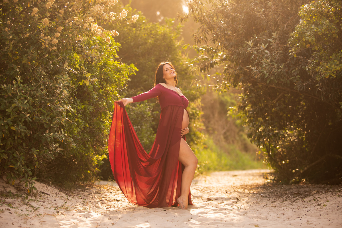gestante na praia do campeche, praia do campeche, fotografa sul da ilha, fotografa florianopolis, fotografia de gestante, point do riozinho, midora, gravida linda, priscila rejane fotografa, figurino para gestante