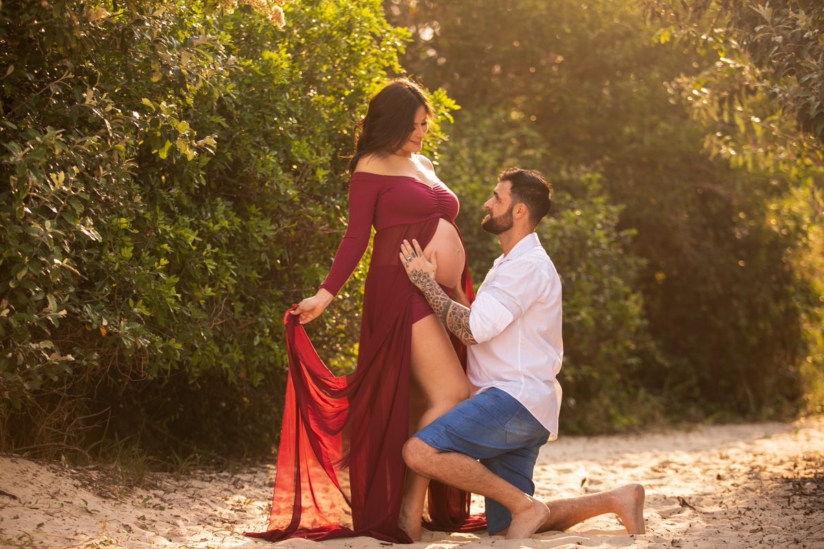 gestante na praia do campeche, praia do campeche, fotografa sul da ilha, fotografa florianopolis, fotografia de gestante, point do riozinho, midora, gravida linda, priscila rejane fotografa, figurino para gestante