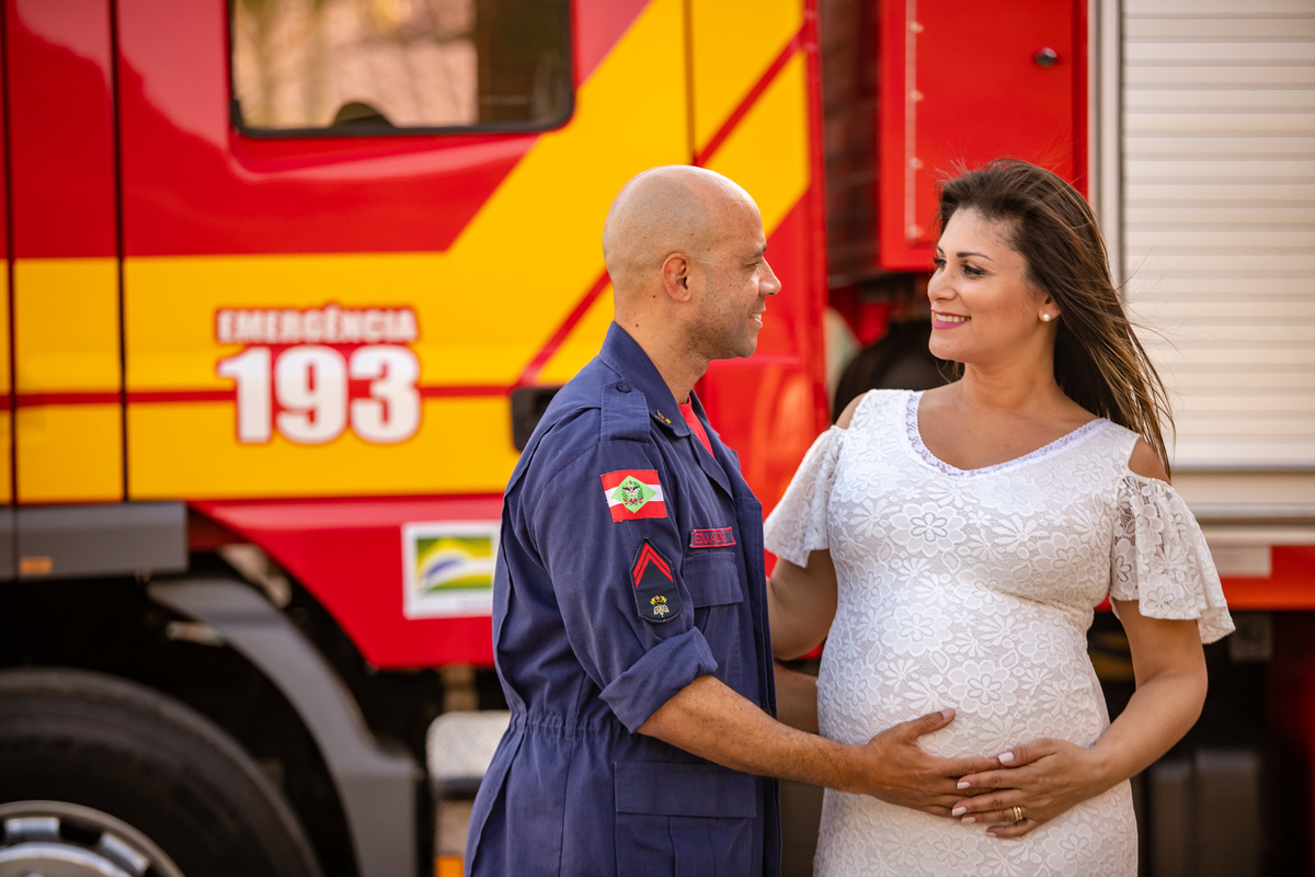ensaio gestante, corpo de bombeiros, ensaio de gravida, bombeiros florianopolis, casada com bombeiro, batalhao dos bombeiros floripa, rio tavares, ensaio de casal floripa, book de gestante, ensaio gestante nos bombeiros