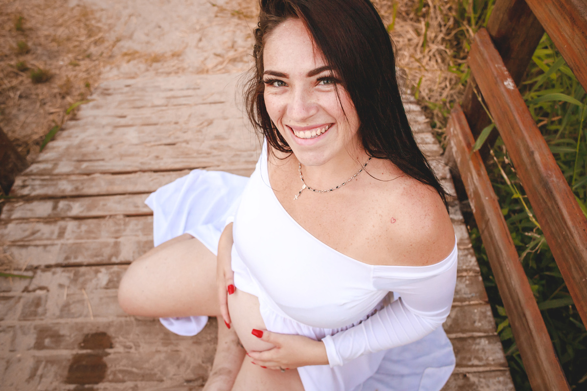 gestante na praia, fotos de gestante na praia do campeche, sul da ilha, point do riozinho, fotos de gravida, mae e filho, fotografa sul da ilha, fotografa de gestante, midora, figurino para gestante