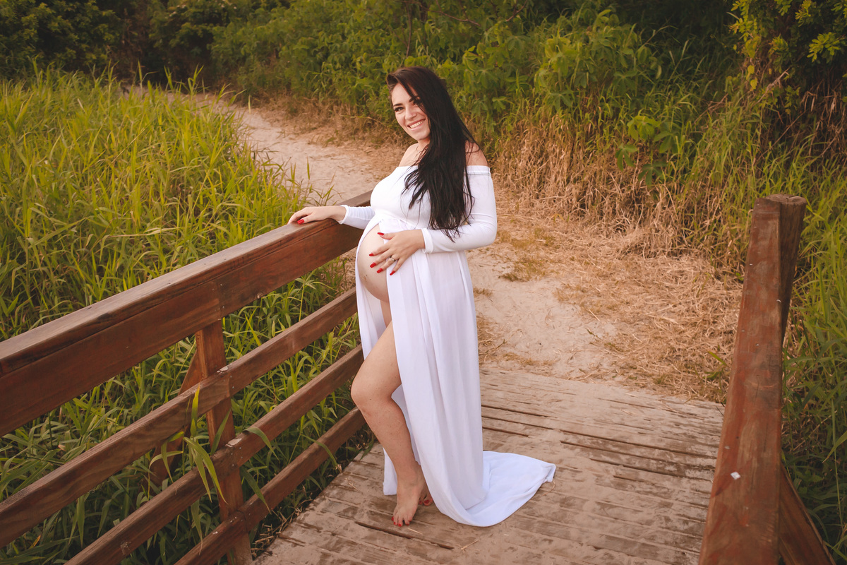 gestante na praia, fotos de gestante na praia do campeche, sul da ilha, point do riozinho, fotos de gravida, mae e filho, fotografa sul da ilha, fotografa de gestante, midora, figurino para gestante