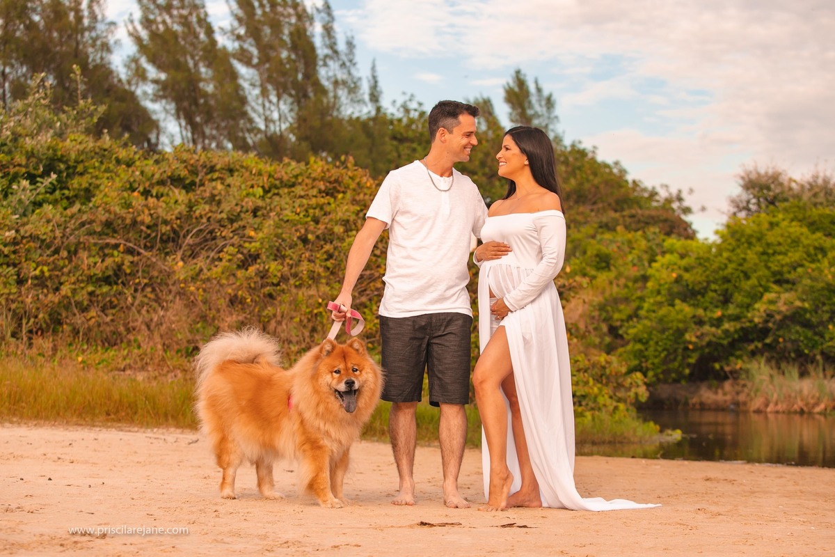 praia do campeche, ensaio de gravida, chow chow, ensaio com dog, fotos na praia do campeche, fotografa florianopolis, fotografa sul da ilha, priscila rejane, fotos de gravida na praia, figurino para gestante, midora gestante, pregnancy, gravida linda