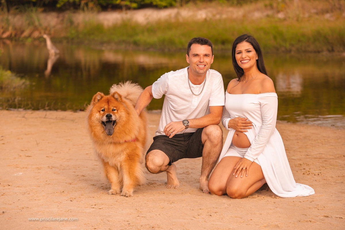 praia do campeche, ensaio de gravida, chow chow, ensaio com dog, fotos na praia do campeche, fotografa florianopolis, fotografa sul da ilha, priscila rejane, fotos de gravida na praia, figurino para gestante, midora gestante, pregnancy, gravida linda