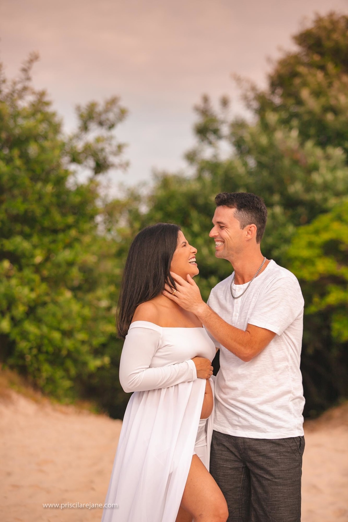 praia do campeche, ensaio de gravida, chow chow, ensaio com dog, fotos na praia do campeche, fotografa florianopolis, fotografa sul da ilha, priscila rejane, fotos de gravida na praia, figurino para gestante, midora gestante, pregnancy, gravida linda