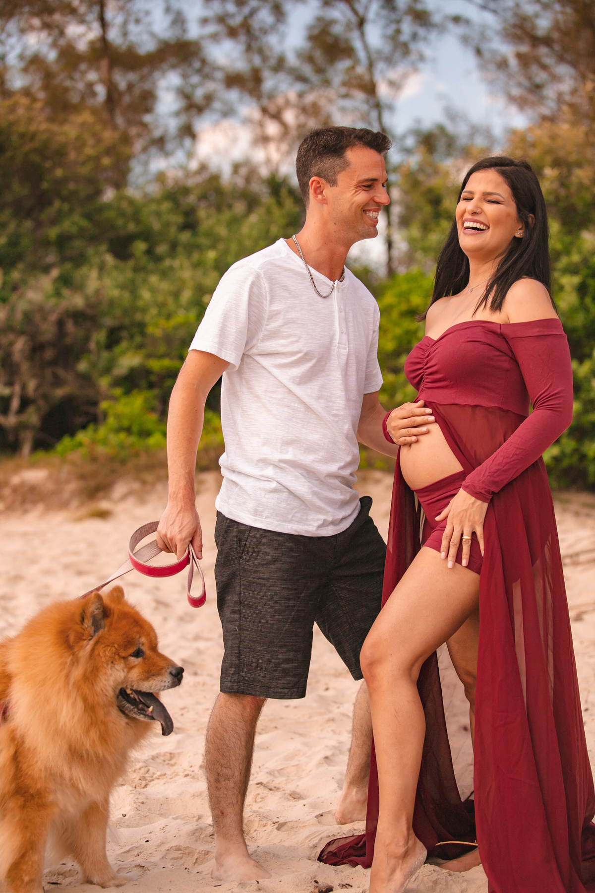 praia do campeche, ensaio de gravida, chow chow, ensaio com dog, fotos na praia do campeche, fotografa florianopolis, fotografa sul da ilha, priscila rejane, fotos de gravida na praia, figurino para gestante, midora gestante, pregnancy, gravida linda
