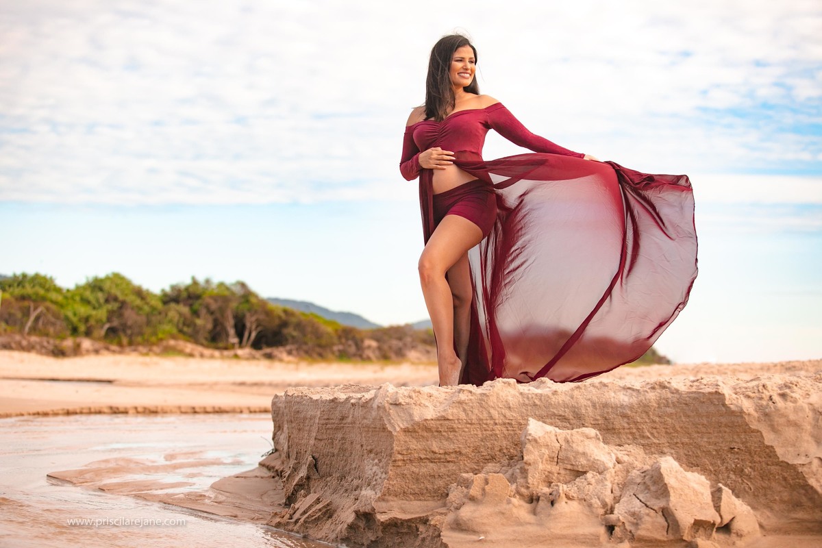 praia do campeche, ensaio de gravida, chow chow, ensaio com dog, fotos na praia do campeche, fotografa florianopolis, fotografa sul da ilha, priscila rejane, fotos de gravida na praia, figurino para gestante, midora gestante, pregnancy, gravida linda