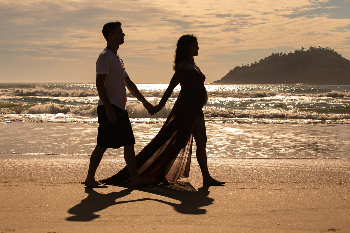 praia do campeche, ensaio de gravida, chow chow, ensaio com dog, fotos na praia do campeche, fotografa florianopolis, fotografa sul da ilha, priscila rejane, fotos de gravida na praia, figurino para gestante, midora gestante, pregnancy, gravida linda