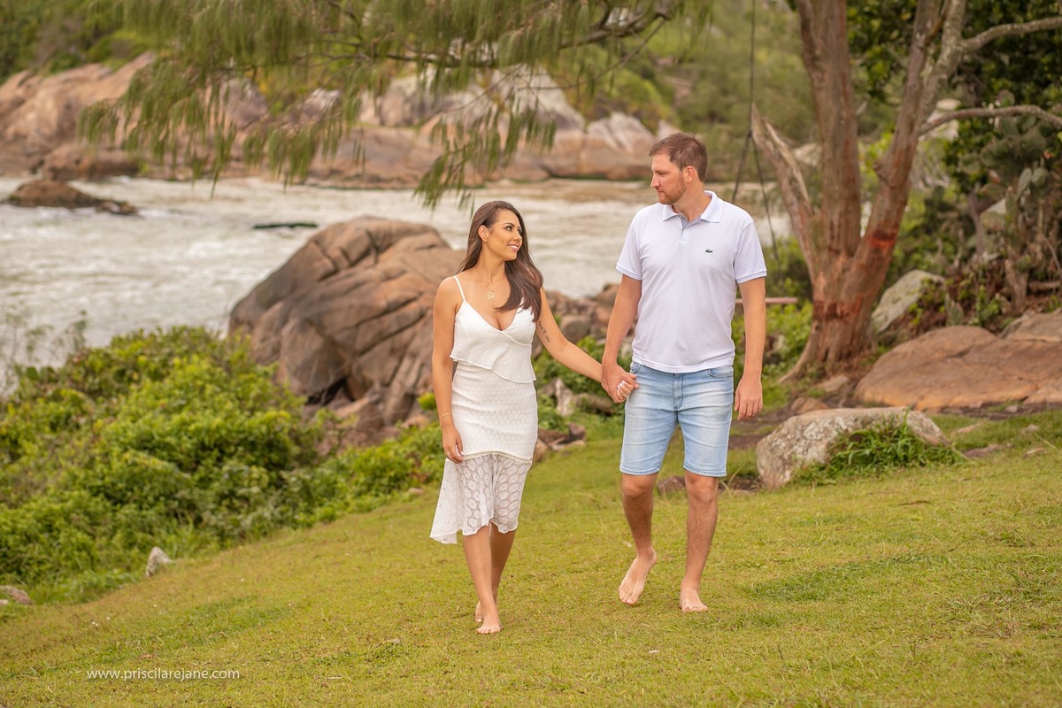 retrato de familia, ensaio fotografico na armaçao, fotos na armacao, fotografia infantil floripa, fotografa sul da ilha, familia linda, fotos na praia, familia na praia
