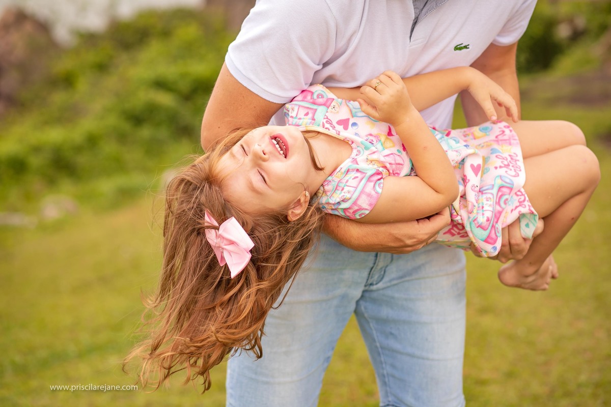 retrato de familia, ensaio fotografico na armaçao, fotos na armacao, fotografia infantil floripa, fotografa sul da ilha, familia linda, fotos na praia, familia na praia