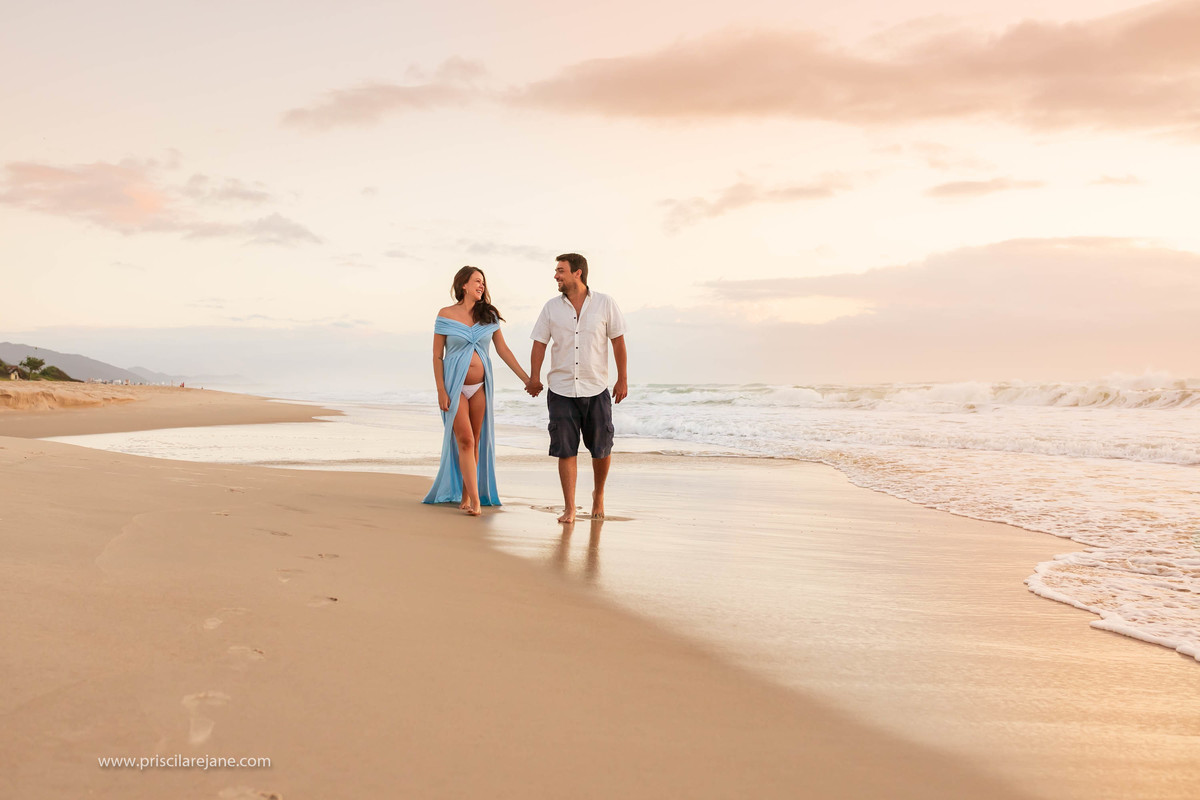 praia do campeche, ensaio de gestante, figurino para gestante, midora gestante, nascer do sol, sunrise, fotos no campeche, ilha do campeche, ensaio fotográfico floripa, ensaio de gestante floripa