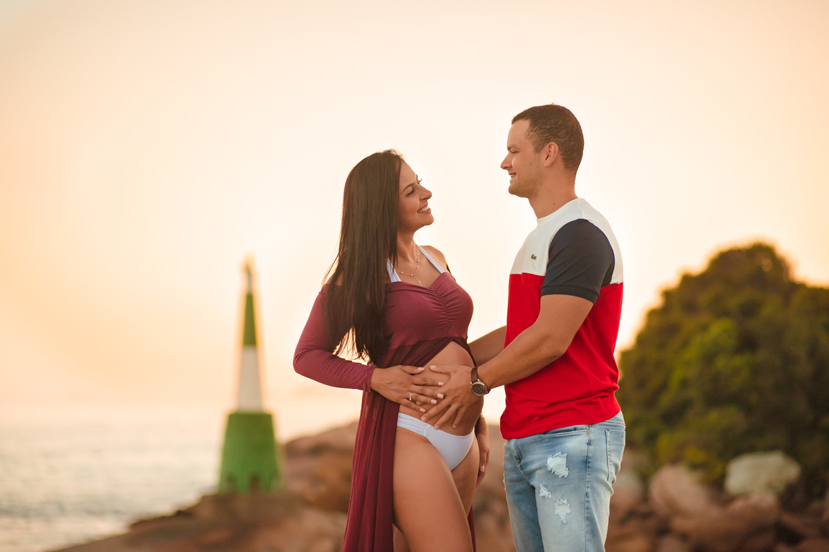 ensaio de gestante, barrra da lagoa, farol da barra da lagoa, ensaio de gestante na barra da lagoa em floripa