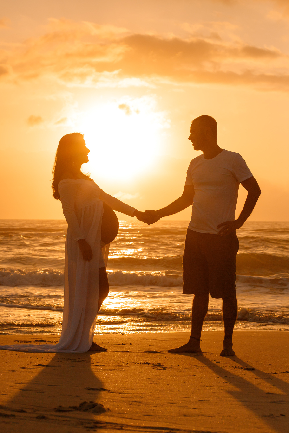 o que usar no ensaio de gestante, ensaio lindo de gestante, nascer do sol no campeche, gravida linda, gravida usando figurino da midora, gravida de preto, fotografa em floripa, fotos de gravida no nascer do sol
