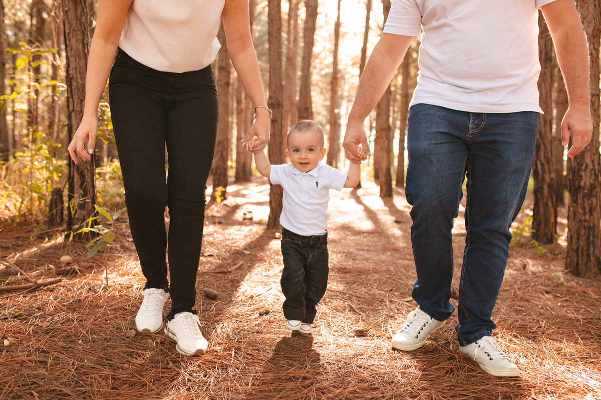 Retrato de familia, fotografa de familia em floripa, fotos na floresta, floresta do campeche, pacuca, fotografa em floripa