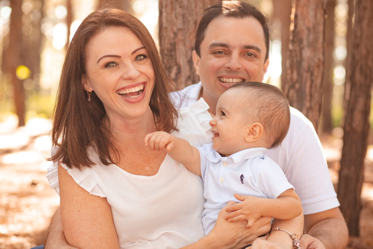 Retrato de familia, fotografa de familia em floripa, fotos na floresta, floresta do campeche, pacuca, fotografa em floripa