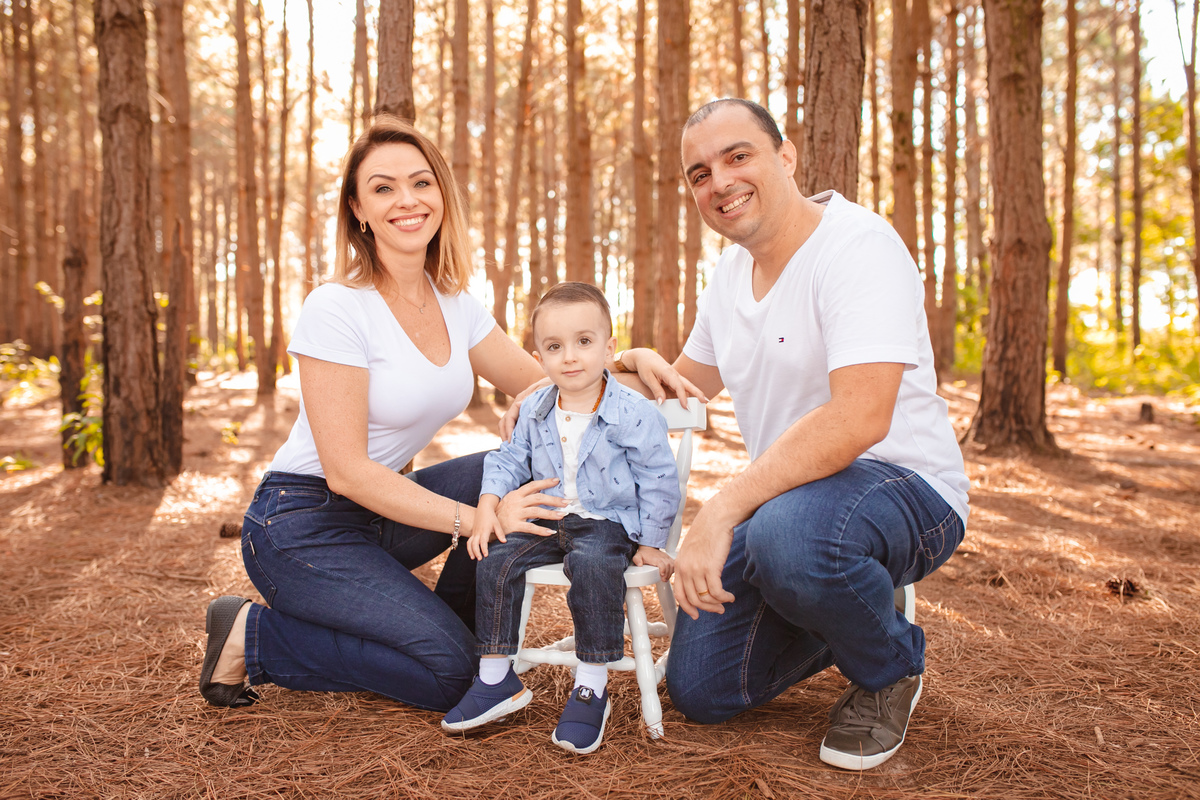 Retrato de familia, fotografa de familia em floripa, fotos na floresta, floresta do campeche, pacuca, fotografa em floripa