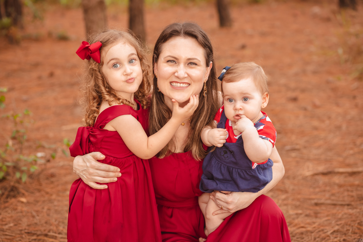 fotos na floresta campeche, floresta campeche, ensaio de familia, mãe e filhas