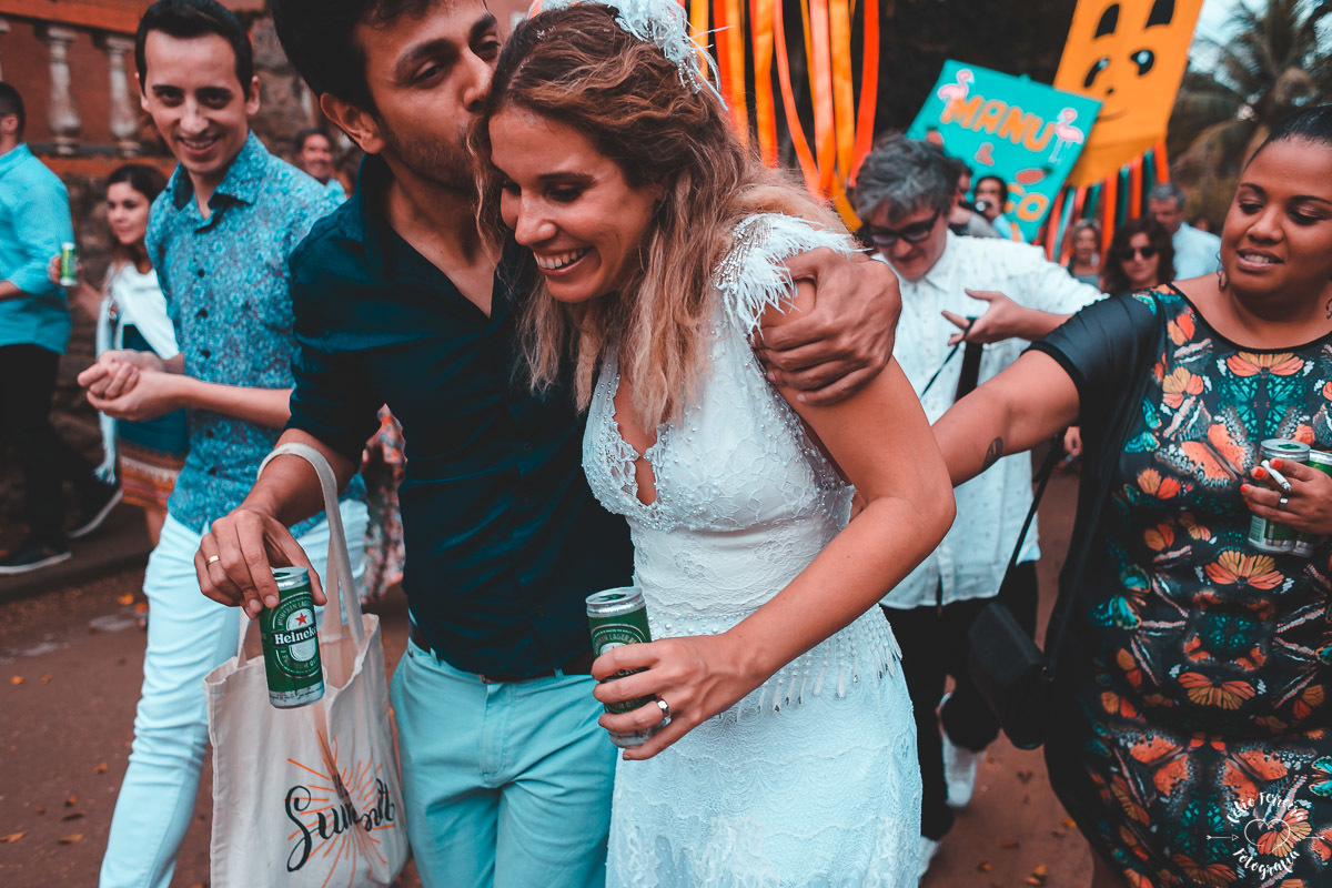 NOIVA RJ NOIVA ANSIOSA ENTRADA DA NOIVA CASAMENTO NA ILHA DE PAQUETA DECORAÇÃO O LINDEZA CORTEJO VESTIDO DE NOIVA RJ CASAMENTO DE DIA RIO DE JANEIRO FOTOGRAFIA DE CASAMENTO RJ CELIO FERREIRA FOTOGRAFIA