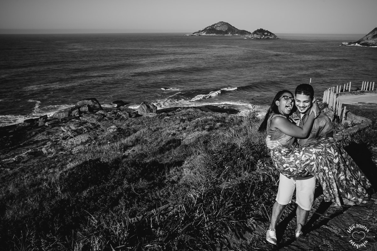 ENSAIO PRÉ-WEDDING, ENSAIO NA PRAIA DE GRUMARI - RJ, CÉLIO FERREIRA FOTOGRAFIA, FOTOGRAFO DE CASAMENTO RIO DE JANEIRO E REGIÃO, NOIVOS, ENSAIO DE NOIVOS 