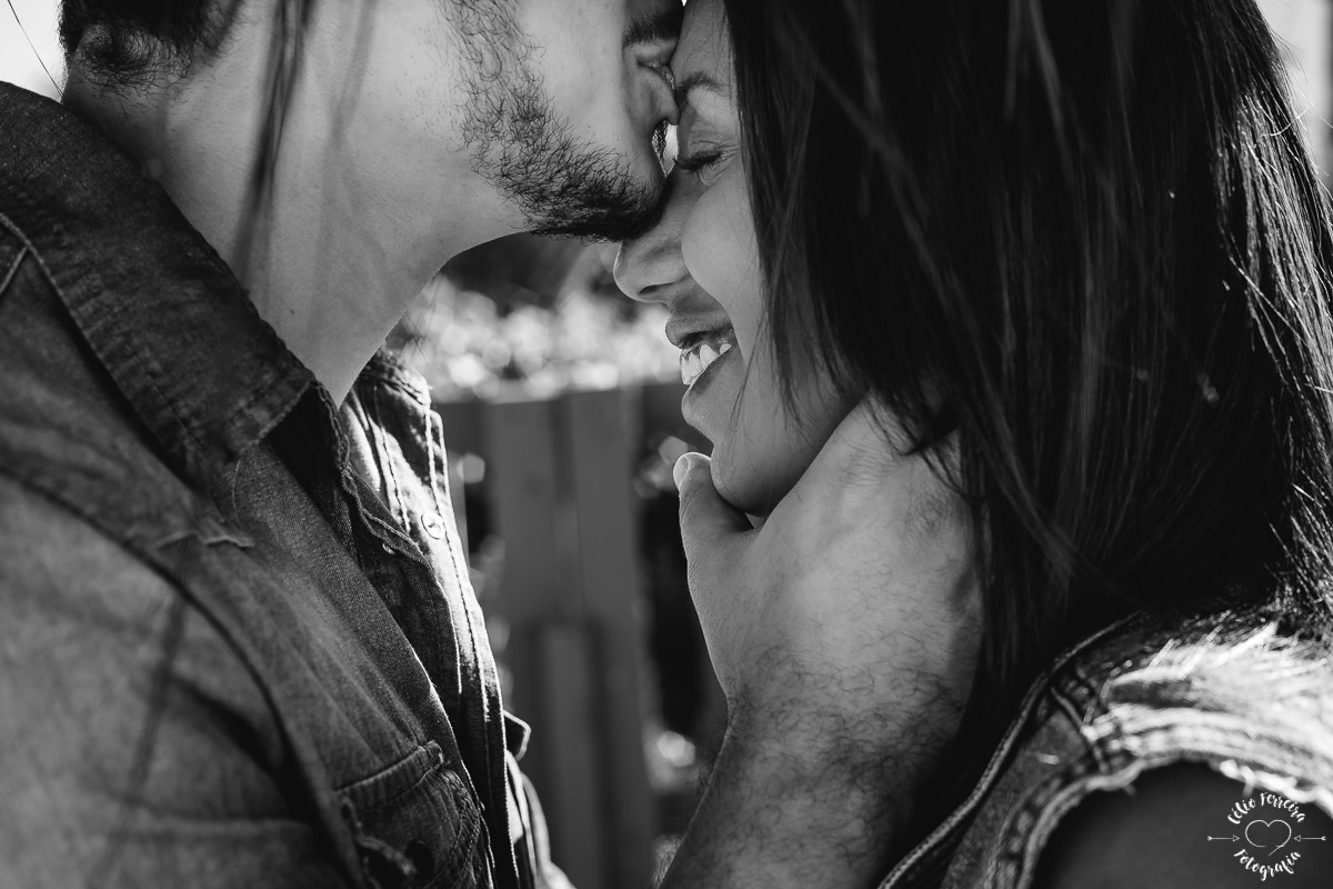 ENSAIO PRÉ-WEDDING, ENSAIO NA PRAIA DE GRUMARI - RJ, CÉLIO FERREIRA FOTOGRAFIA, FOTOGRAFO DE CASAMENTO RIO DE JANEIRO E REGIÃO, NOIVOS, ENSAIO DE NOIVOS 