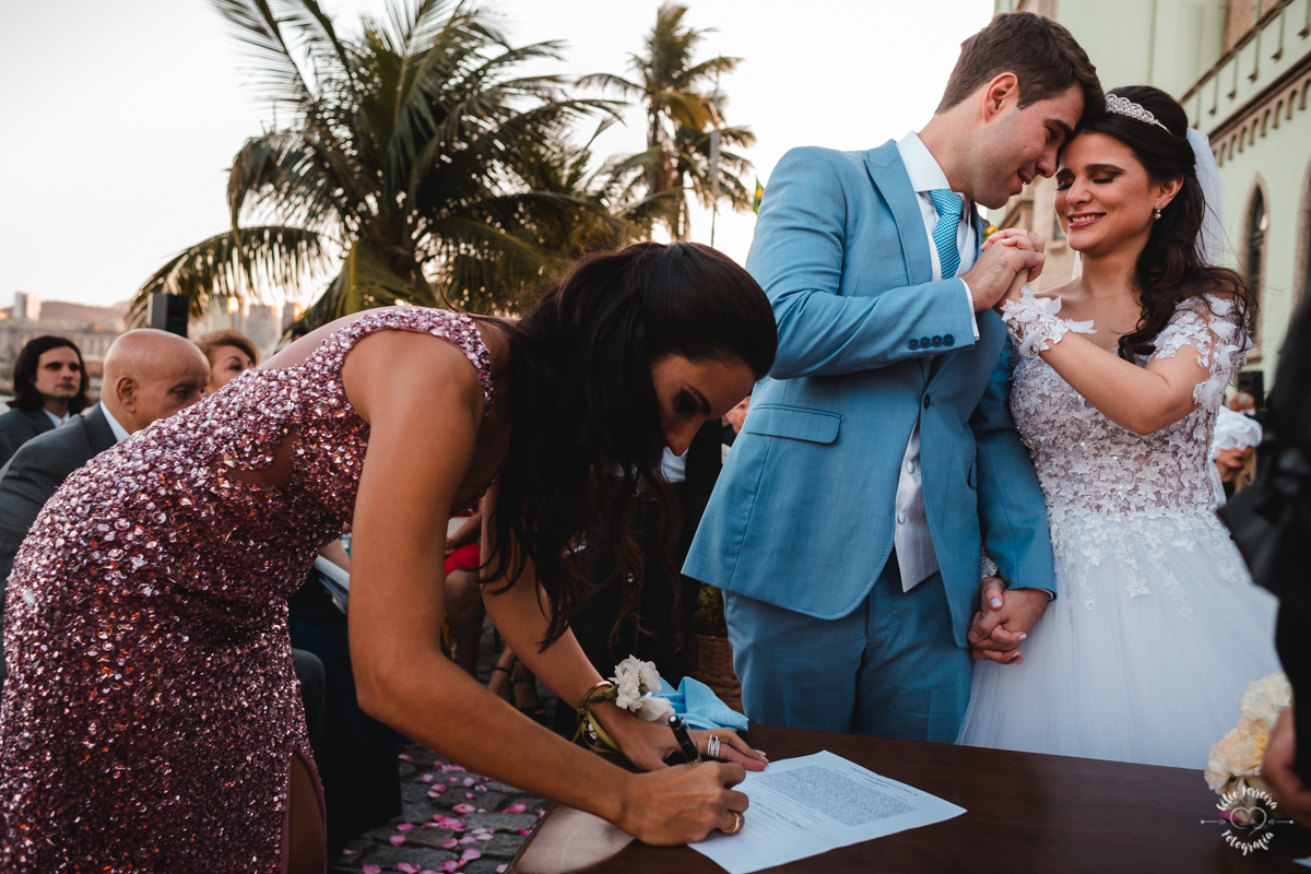 CASAMENTO NA ILHA FISCAL FOTOGRAFIA DE CASAMENTO RJ DECORACAO DE CASAMENTO ILHA FISCAL DANIEL MACHADO CRUZ CELIO FERREIRA FOTOGRAFIA MOMENTOS FELIZES CASAMENTO NA ILHA WEDDING DAY CERIMONIA DE CASAMENTO RJ CASAMENTO NO POR DO SOL CASAR A BEIRA MAR