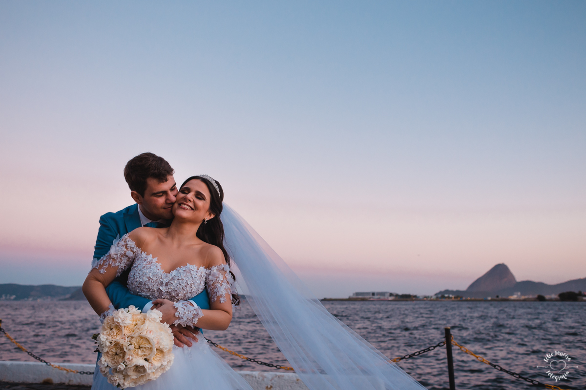 CASAMENTO NA ILHA FISCAL FOTOGRAFIA DE CASAMENTO RJ DECORACAO DE CASAMENTO ILHA FISCAL DANIEL MACHADO CRUZ CELIO FERREIRA FOTOGRAFIA MOMENTOS FELIZES CASAMENTO NA ILHA WEDDING DAY CERIMONIA DE CASAMENTO RJ CASAMENTO NO POR DO SOL CASAR A BEIRA MAR