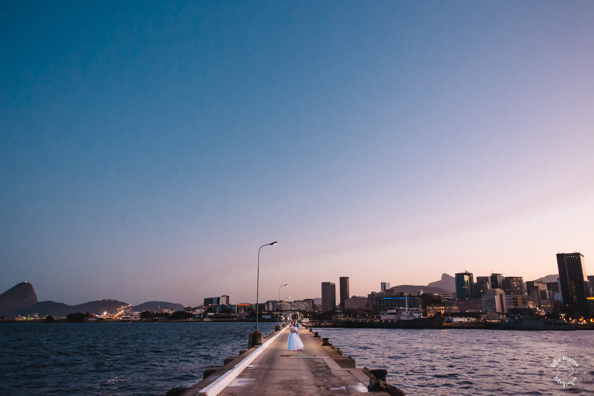 CASAMENTO NA ILHA FISCAL FOTOGRAFIA DE CASAMENTO RJ DECORACAO DE CASAMENTO ILHA FISCAL DANIEL MACHADO CRUZ CELIO FERREIRA FOTOGRAFIA MOMENTOS FELIZES CASAMENTO NA ILHA WEDDING DAY CERIMONIA DE CASAMENTO RJ CASAMENTO NO POR DO SOL CASAR A BEIRA MAR